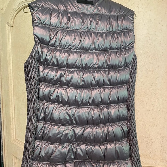 Calvin Klein Performance Vest - Picture 3 of 5